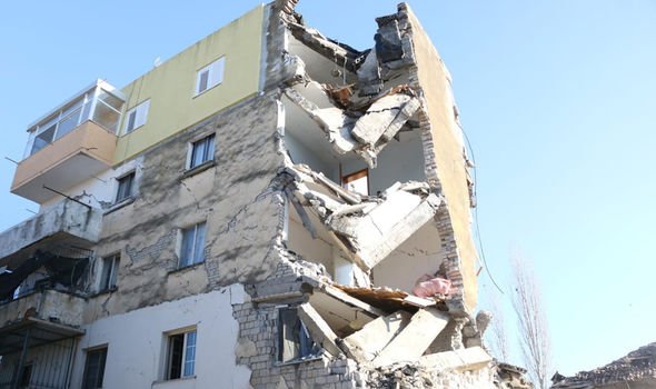 albania-earthquake-tamil