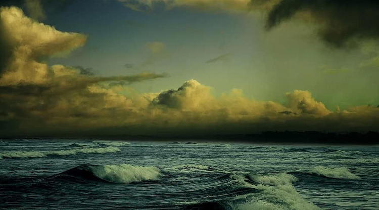 beach-shore-typhoon-scene-monsoon-waves-ocean-sea-cyclone-kidhours