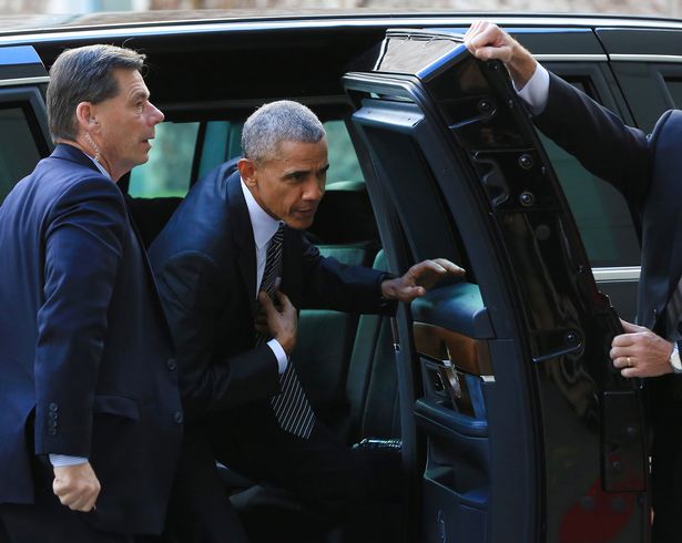 US-President-Barack-Obama-get-in-car-kidhours