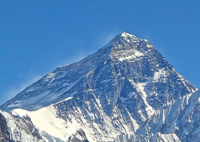 Everest_எவரெஸ்ட் சிகரத்தையும்