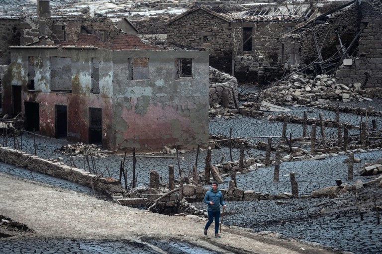 Abandoned Spanish villages-emerged-after-30years-kidhours