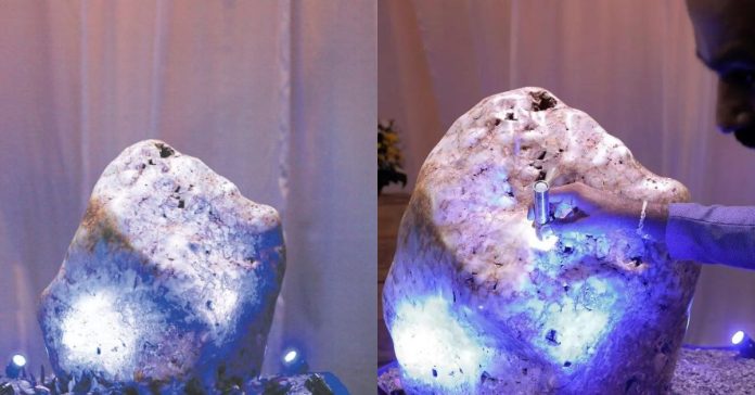 World Largest Gem  சிறுவர்களுக்கான உலக செய்திகள்